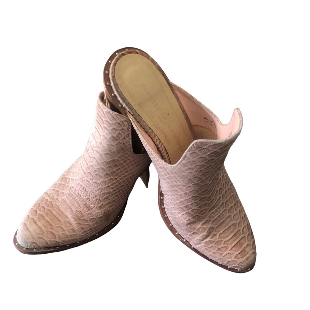 CHINESE laundry, Springfield, blush mules in size 8.5/39
